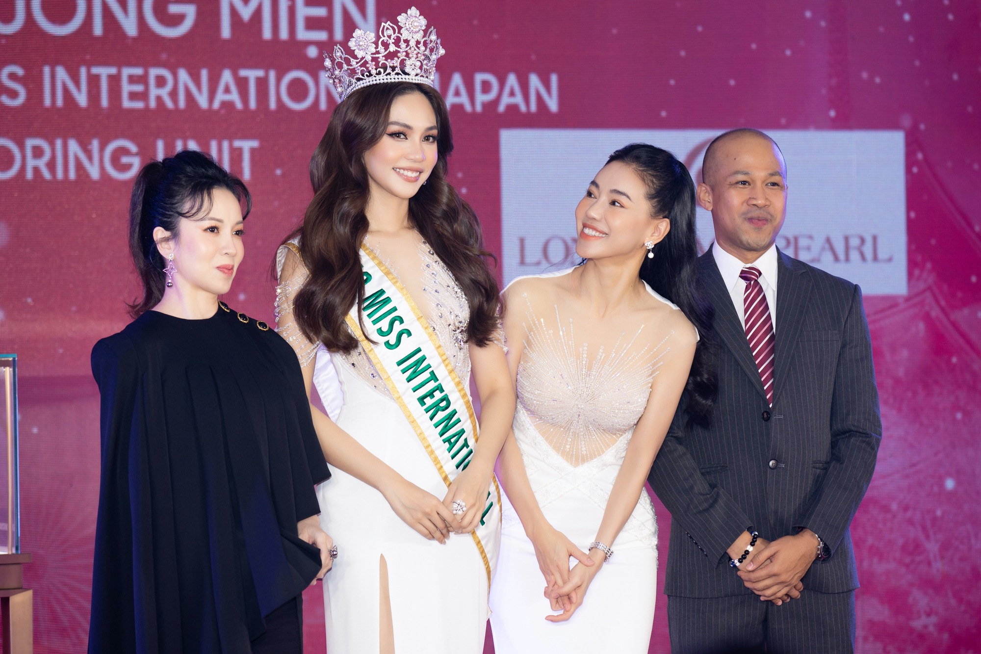 Việt Nam tài trợ vương miện gắn gần 2.000 viên đá quý cho Hoa hậu Quốc tế