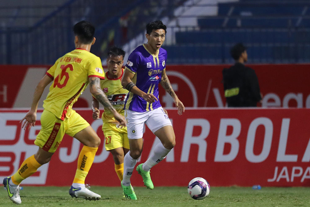 Văn Quyết nghỉ hết V-League 2022, nguy cơ vắng mặt ở AFF Cup - Ảnh 2.
