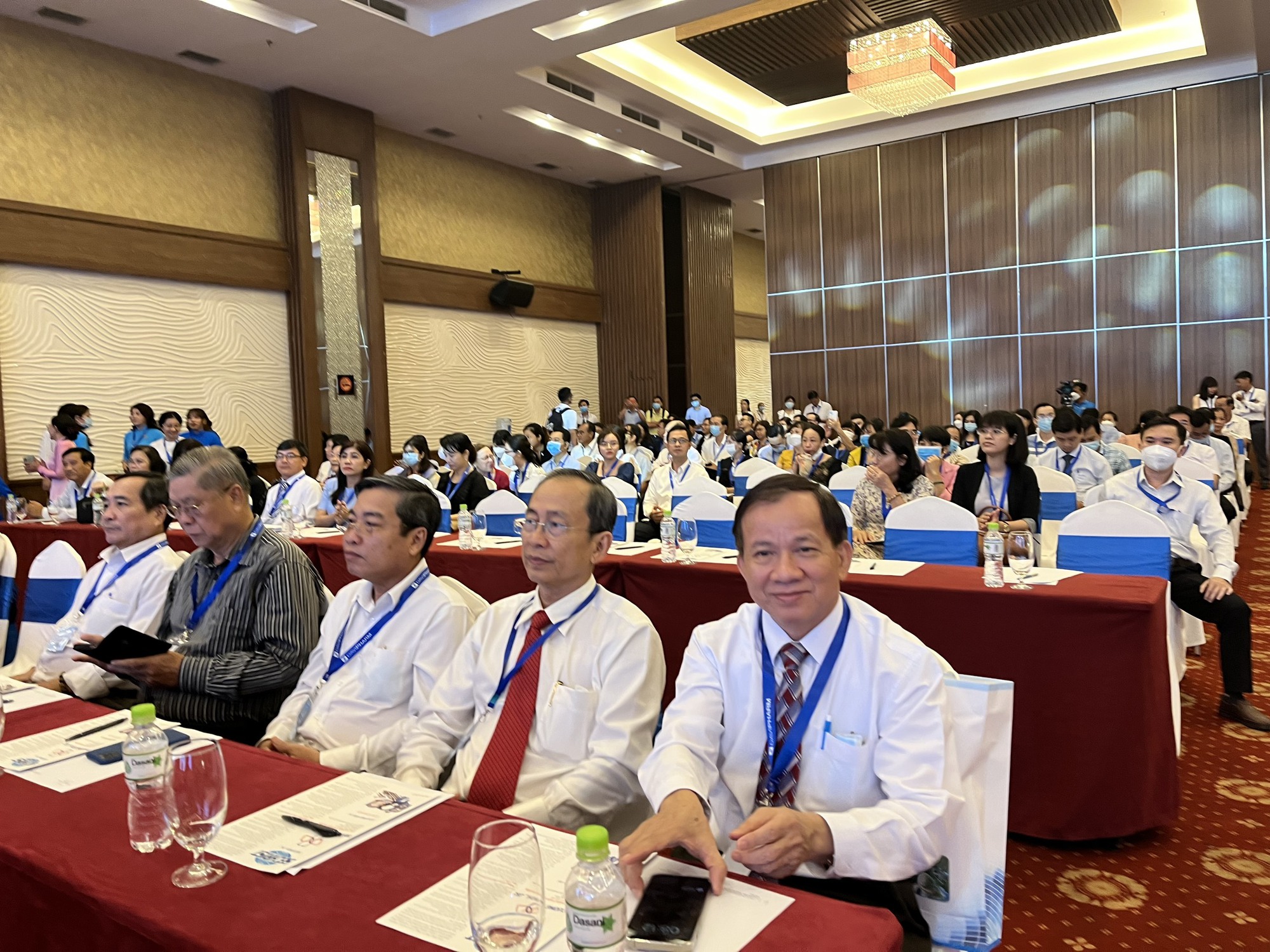 Nhiều chuy&ecirc;n gia đầu ng&agrave;nh về cột sống từ Nhật Bản, Th&aacute;i Lan đến Cần Thơ - Ảnh 2.