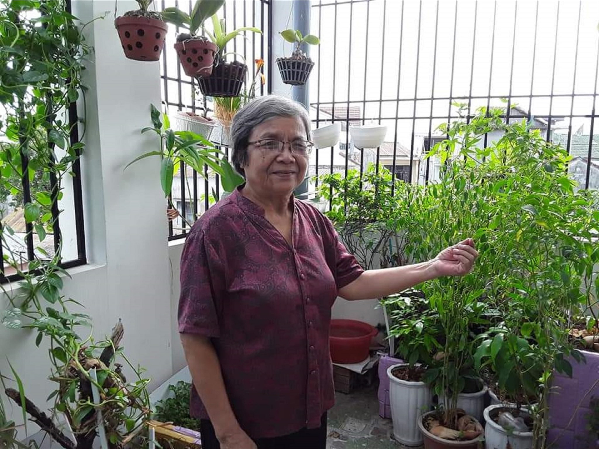 Nhân hậu với người, bình thản với đời