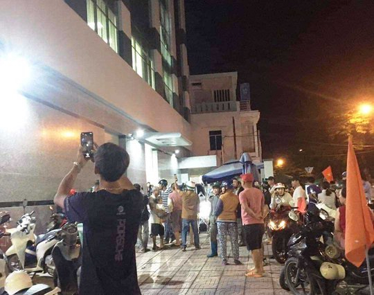 Sa thải trưởng và 2 phó phòng giao dịch ngân hàng vì vỡ nợ khách hàng