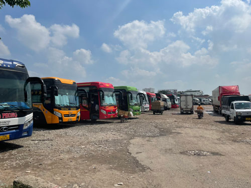 Nóng ruột với bến bãi, xe dù - Ảnh 2.