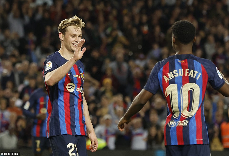 Thắng t&acirc;n binh Almeria, Barcelona nghẹn ng&agrave;o chia tay Gerard Pique - Ảnh 5.