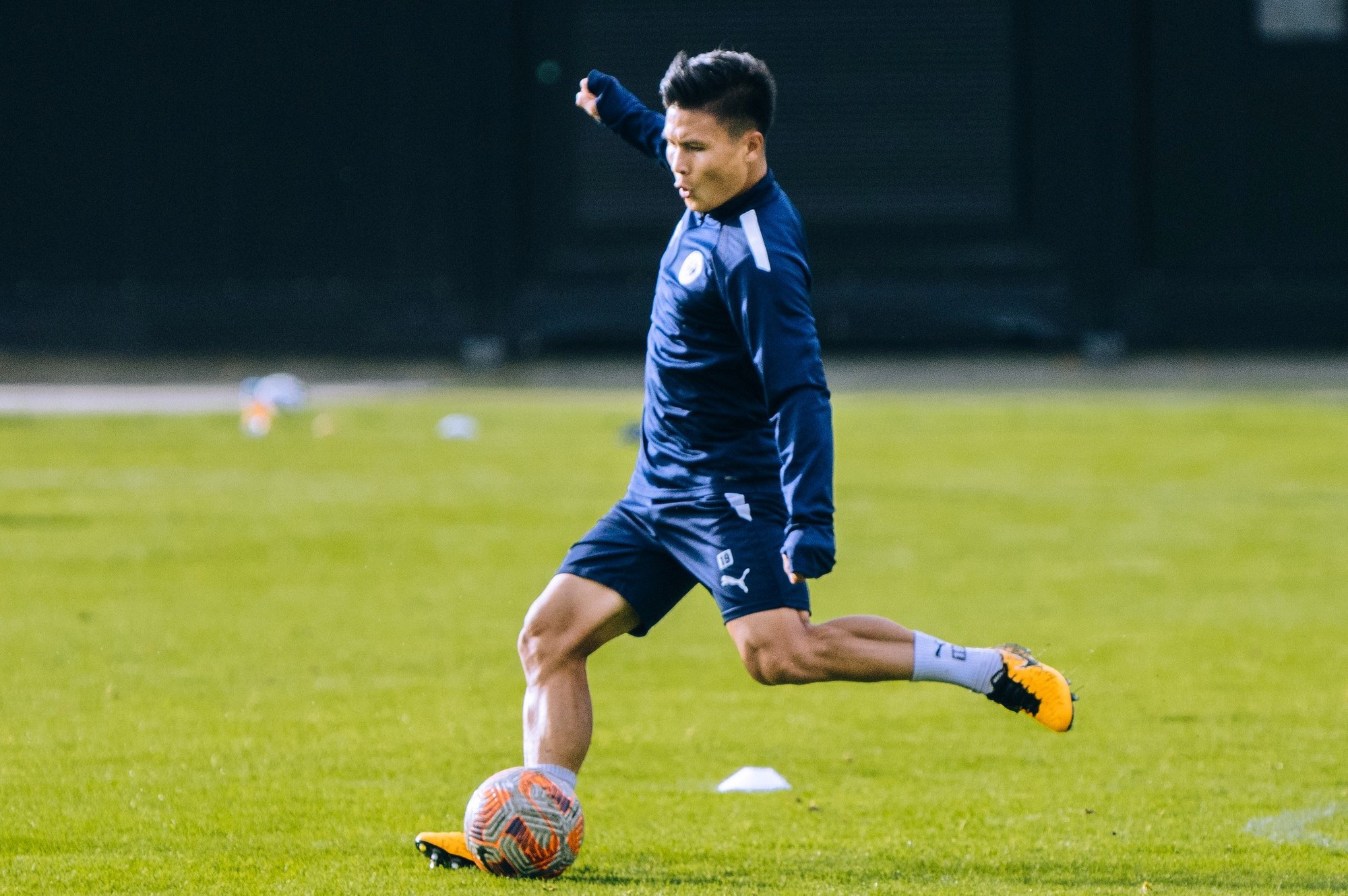 Quang Hải lại bị &ldquo;l&atilde;ng qu&ecirc;n&rdquo; ở Pau FC - Ảnh 3.