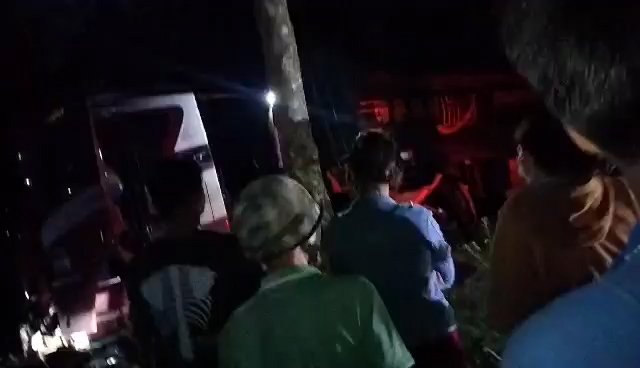 Tài xế tử vong bất thường trong cabin xe đầu kéo ở lô cao su - Ảnh 1.