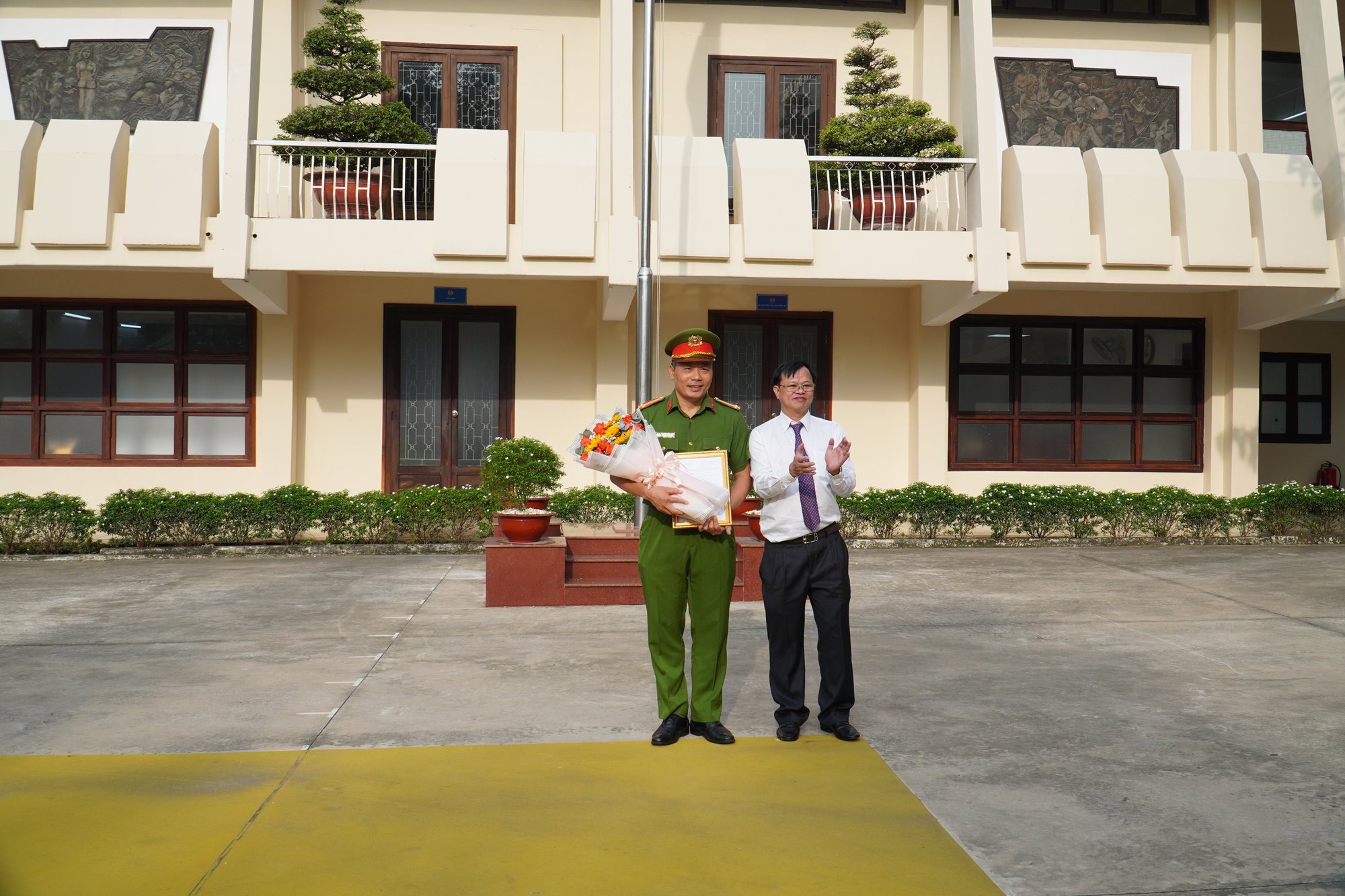Chủ tịch UBND tỉnh Đồng Nai khen thưởng đột xuất  lực lượng Quả đấm th&eacute;p 161 - Ảnh 1.