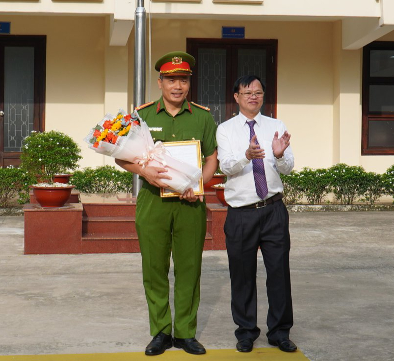 Chủ tịch UBND tỉnh Đồng Nai khen thưởng đột xuất lực lượng "Quả đấm thép" 161