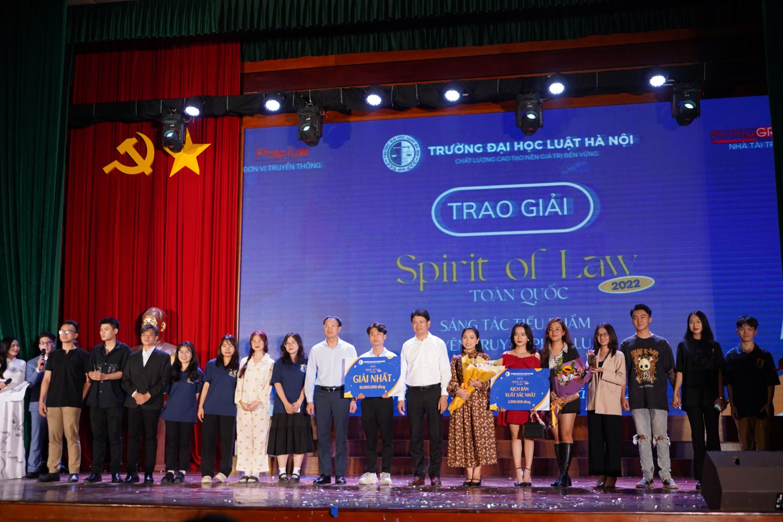 Trường ĐH Luật Hà Nội đoạt giải nhất cuộc thi Spirit of Law
