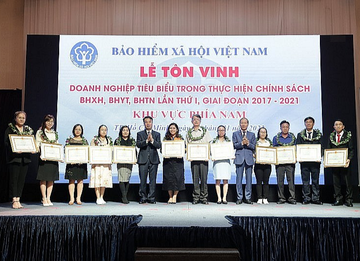 Tôn vinh 103 doanh nghiệp phía Nam thực hiện tốt pháp luật BHXH, BHYT