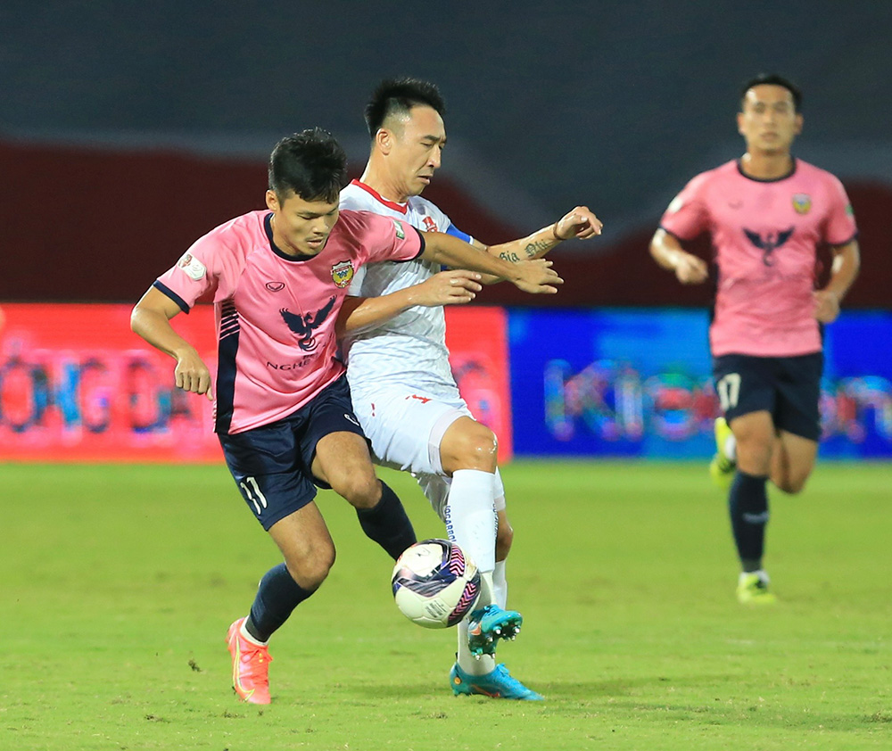 V-League 2022: Hải Phòng chiếm lại ngôi đầu bảng - Ảnh 2.