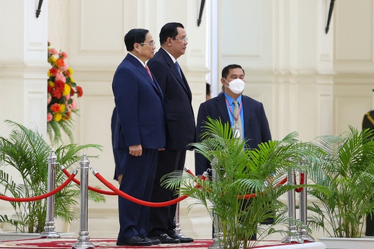 Thủ tướng Hun Sen đ&oacute;n Thủ tướng Phạm Minh Ch&iacute;nh thăm ch&iacute;nh thức Campuchia - Ảnh 4.
