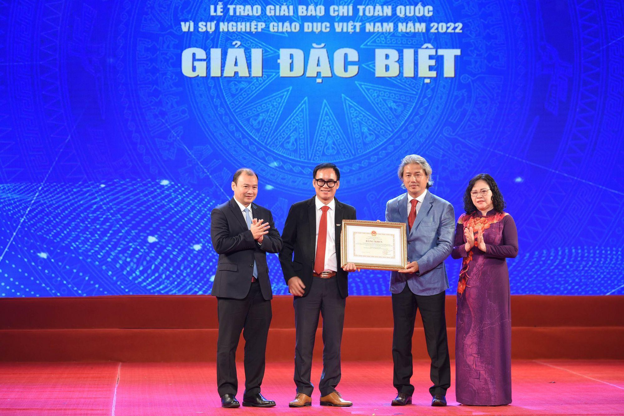 Tác phẩm "Học sinh miền Nam - Một thời để nhớ"  đoạt giải đặc biệt