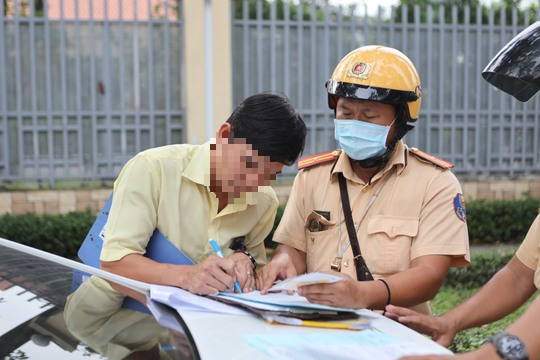 CSGT TP HCM nói về tình hình xe dù, bến cóc cận Tết - Ảnh 3.