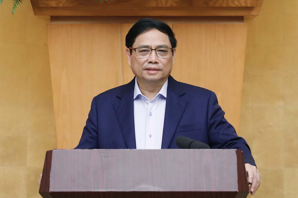 Thủ tướng: Khắc phục triệt để tình trạng thiếu xăng dầu, thuốc, vật tư y tế