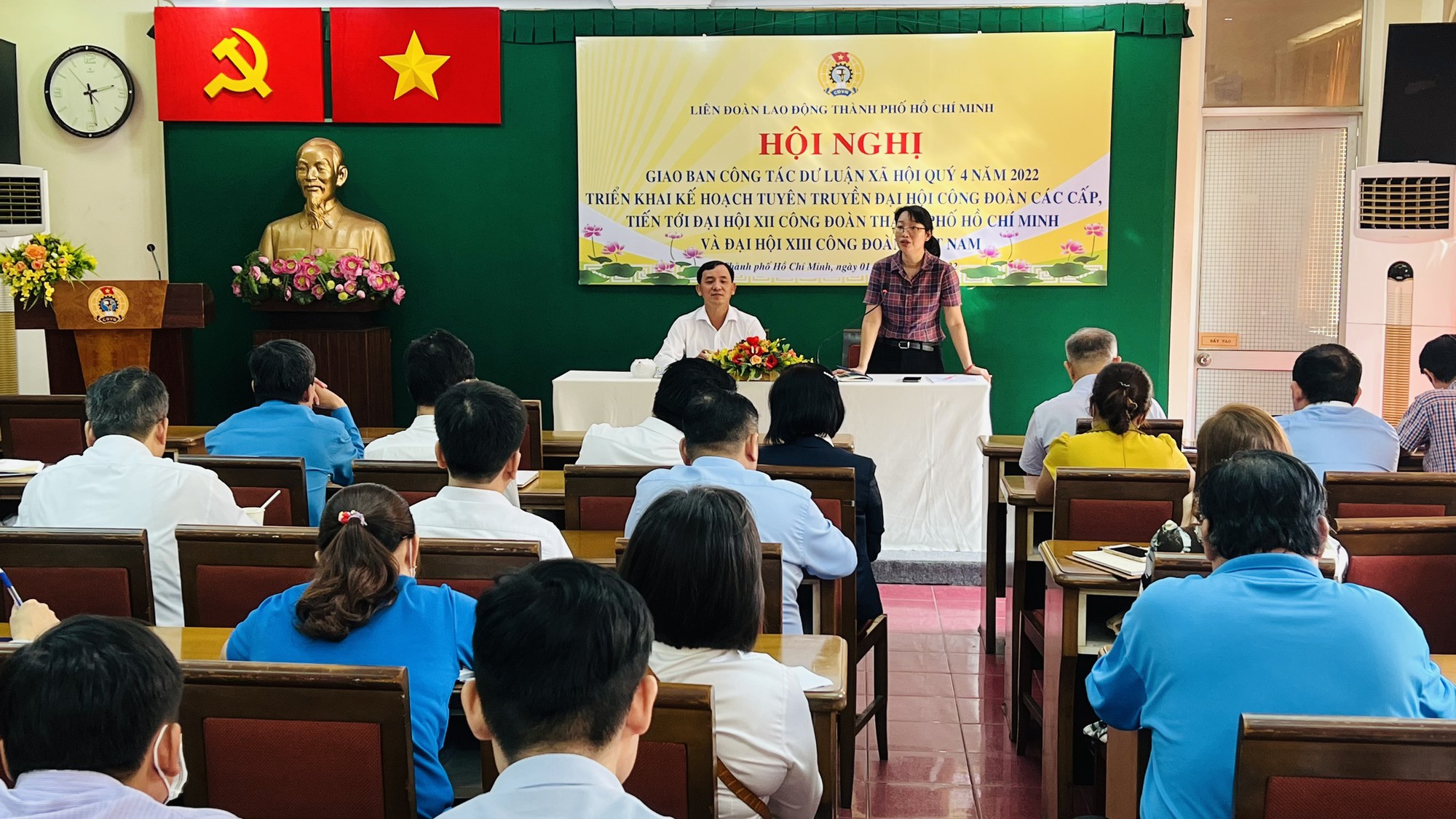 Công nhân lo lắng về thưởng Tết