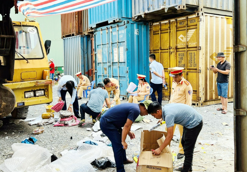 Phát hiện đoàn tàu từ Hà Nội vào Bình Dương chở nhiều đồ chơi kích dục