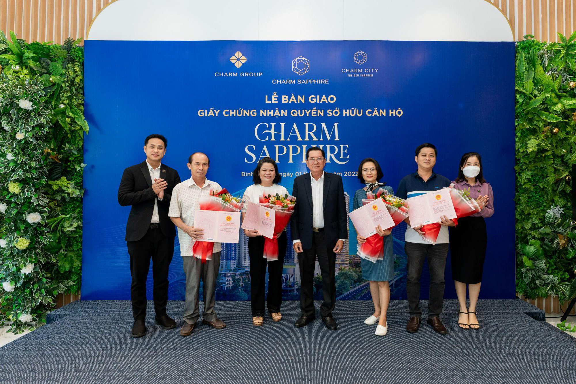 Cư d&acirc;n Charm City ch&iacute;nh thức nhận b&agrave;n giao sổ hồng