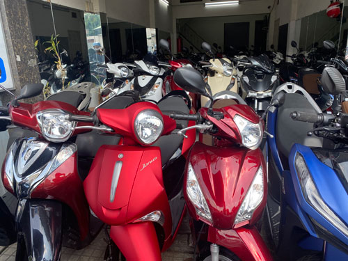 Xe máy cũ đắt khách trở lại