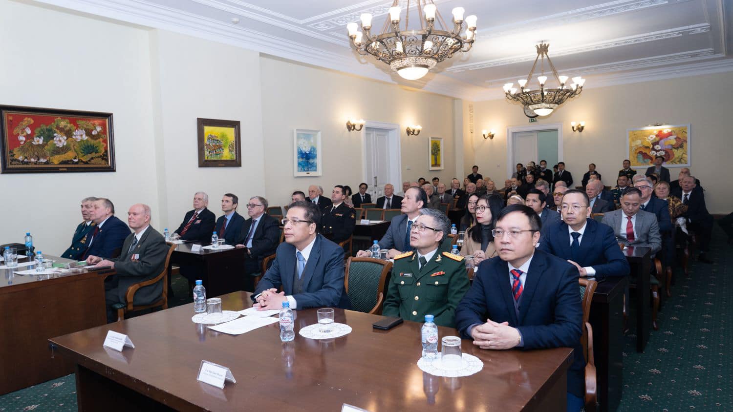 Cựu chiến binh Nga x&uacute;c động dự kỷ niệm chiến thắng H&agrave; Nội-Điện Bi&ecirc;n Phủ tr&ecirc;n kh&ocirc;ng - Ảnh 13.