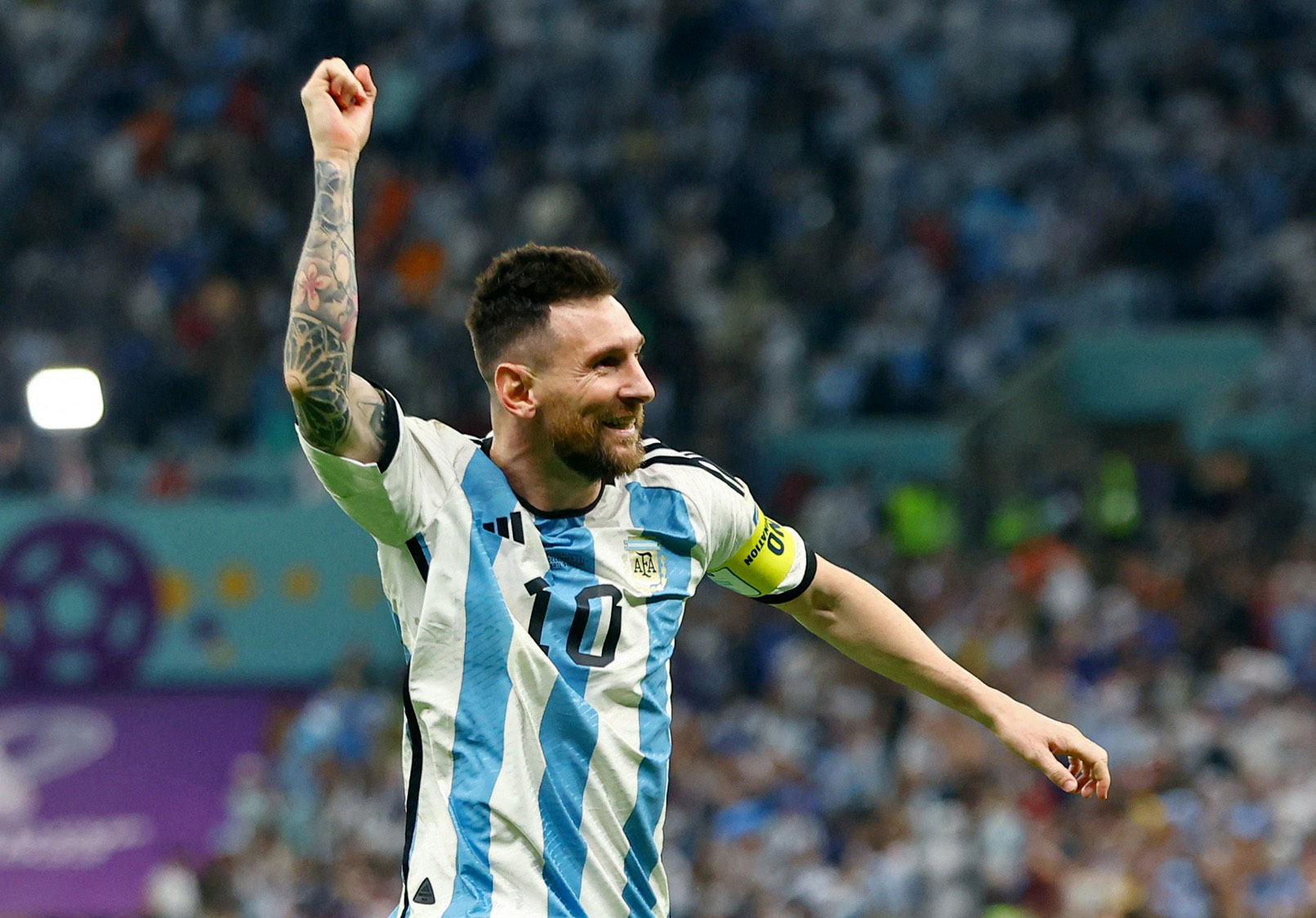 "Cờ đã tới tay" Messi
