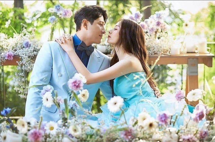 Ảnh cưới nh&iacute; nhảnh của nữ thần giải tr&iacute; v&agrave; sao b&oacute;ng ch&agrave;y - Ảnh 3.
