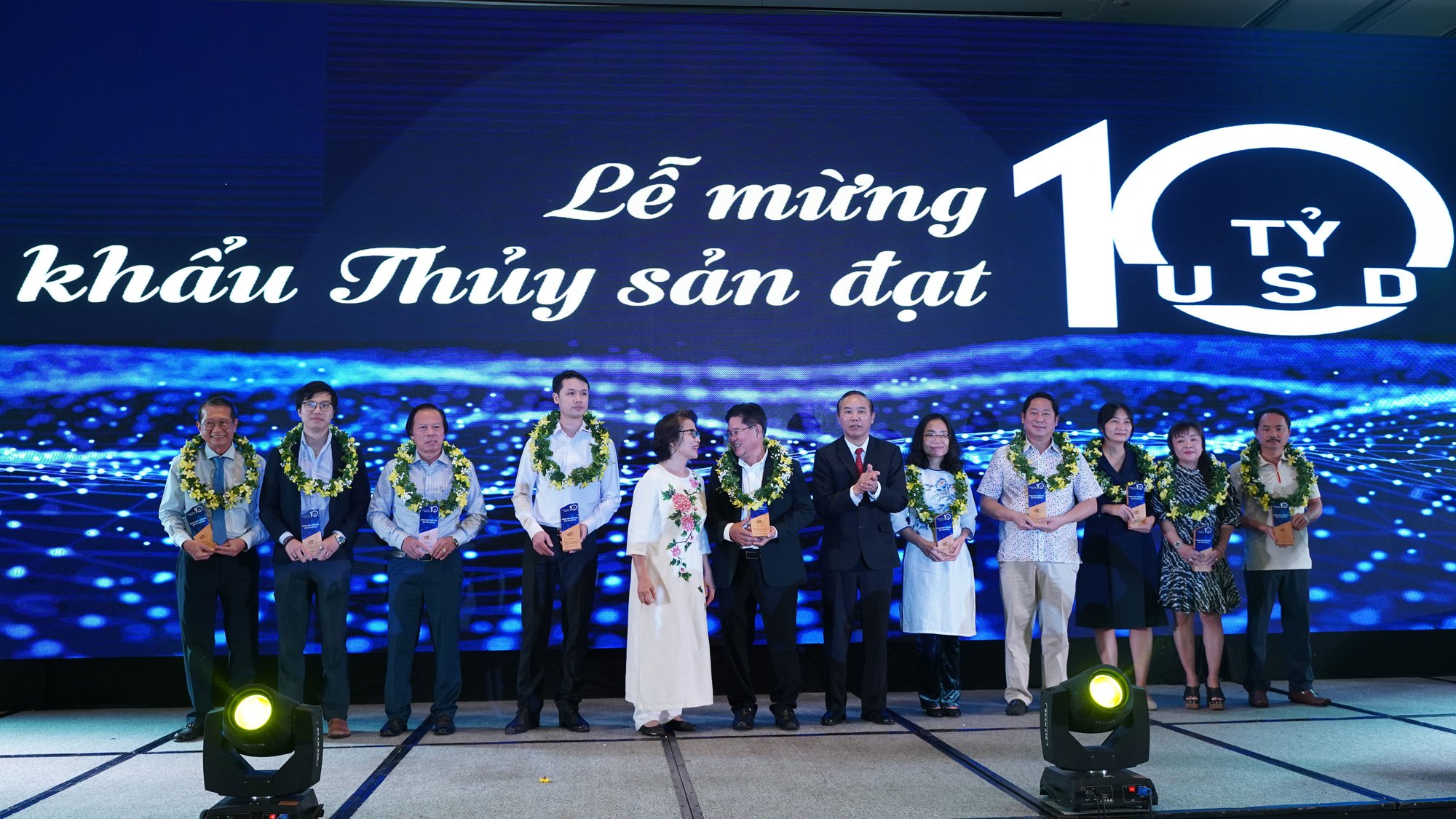 Xuất khẩu thủy sản vượt mốc 10 tỉ USD