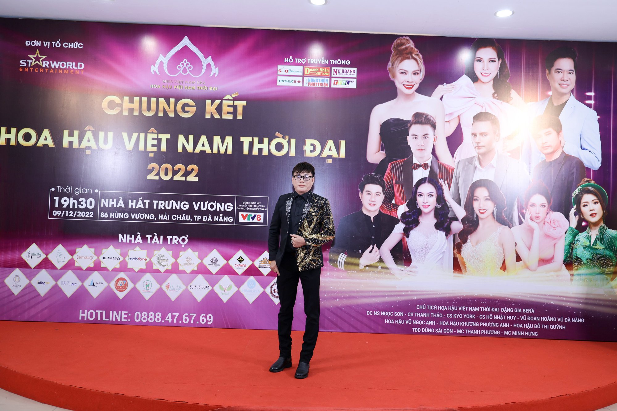 D&agrave;n th&iacute; sinh mặc đồ nh&agrave; thiết kế Tommy Nguyễn đồng diễn - Ảnh 2.