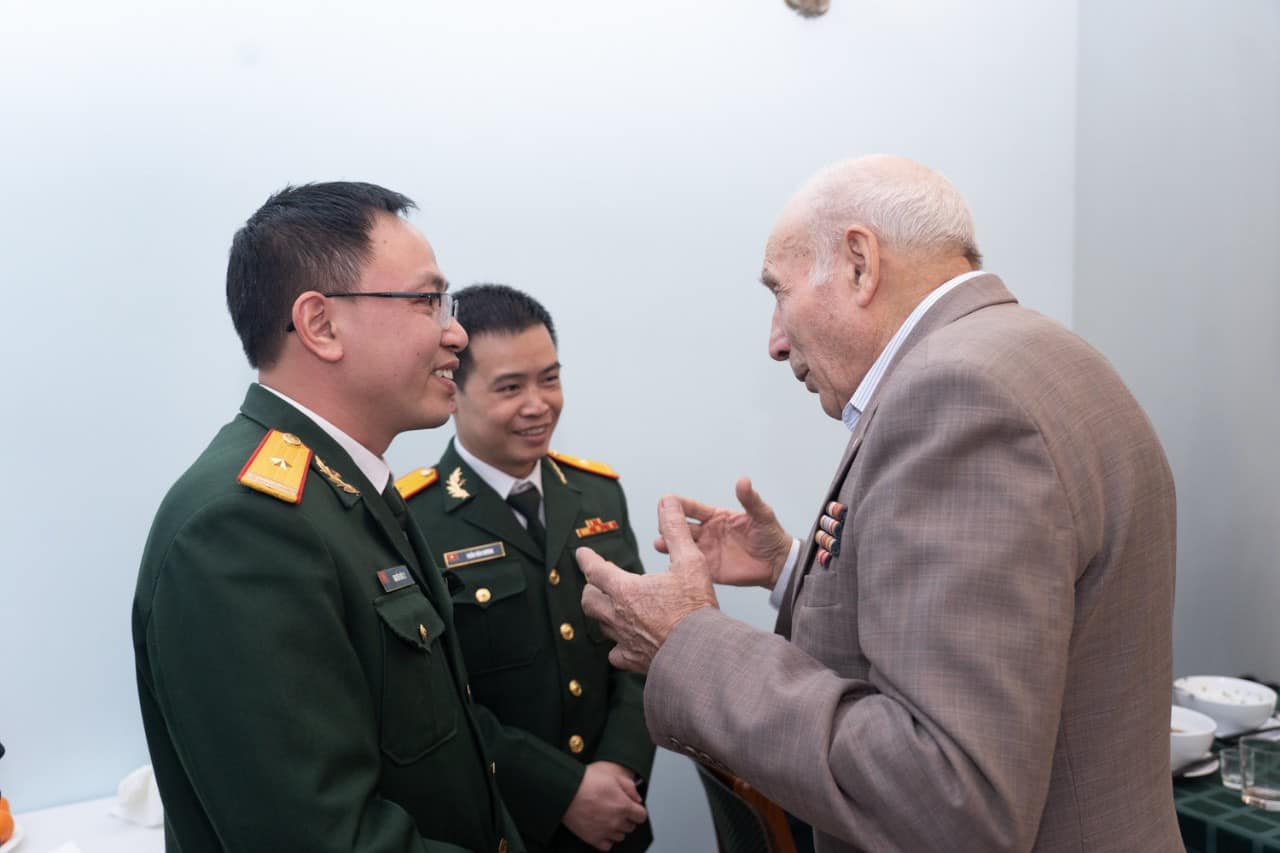 Cựu chiến binh Nga x&uacute;c động dự kỷ niệm chiến thắng H&agrave; Nội-Điện Bi&ecirc;n Phủ tr&ecirc;n kh&ocirc;ng - Ảnh 4.