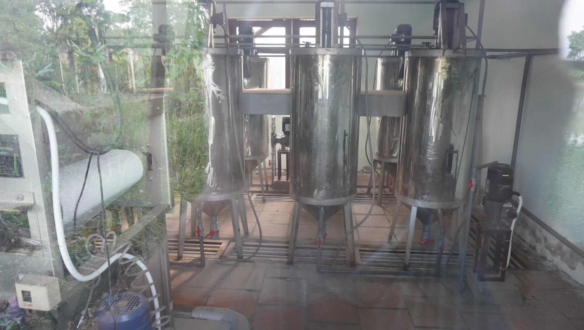 Trạm xử l&yacute; nước thải ở khu c&ocirc;ng nghiệp 147 tỉ đồng bỏ hoang gần 20 năm - Ảnh 11.