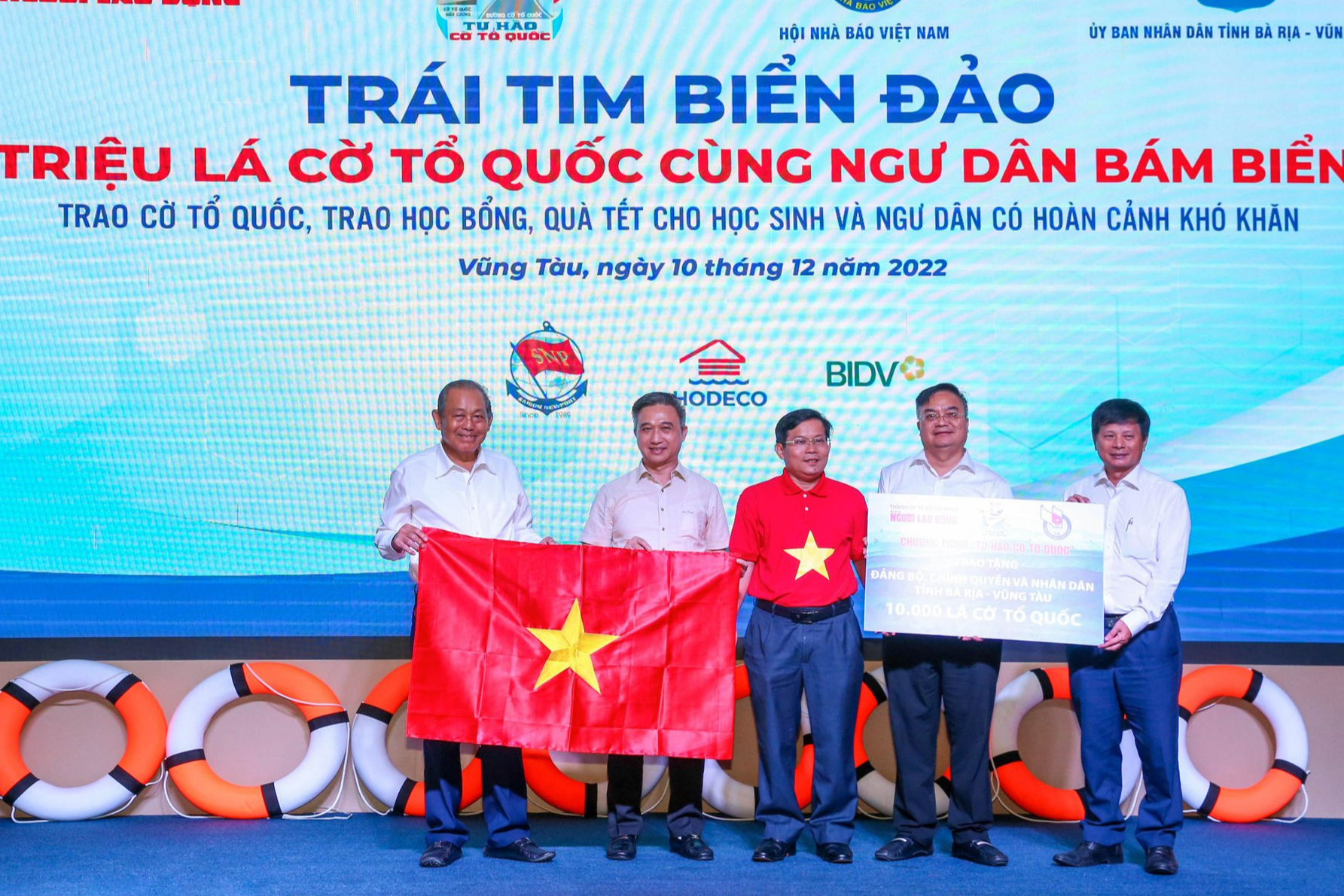 Cờ Tổ quốc, học bổng tiếp tục đến với Bà Rịa - Vũng Tàu
