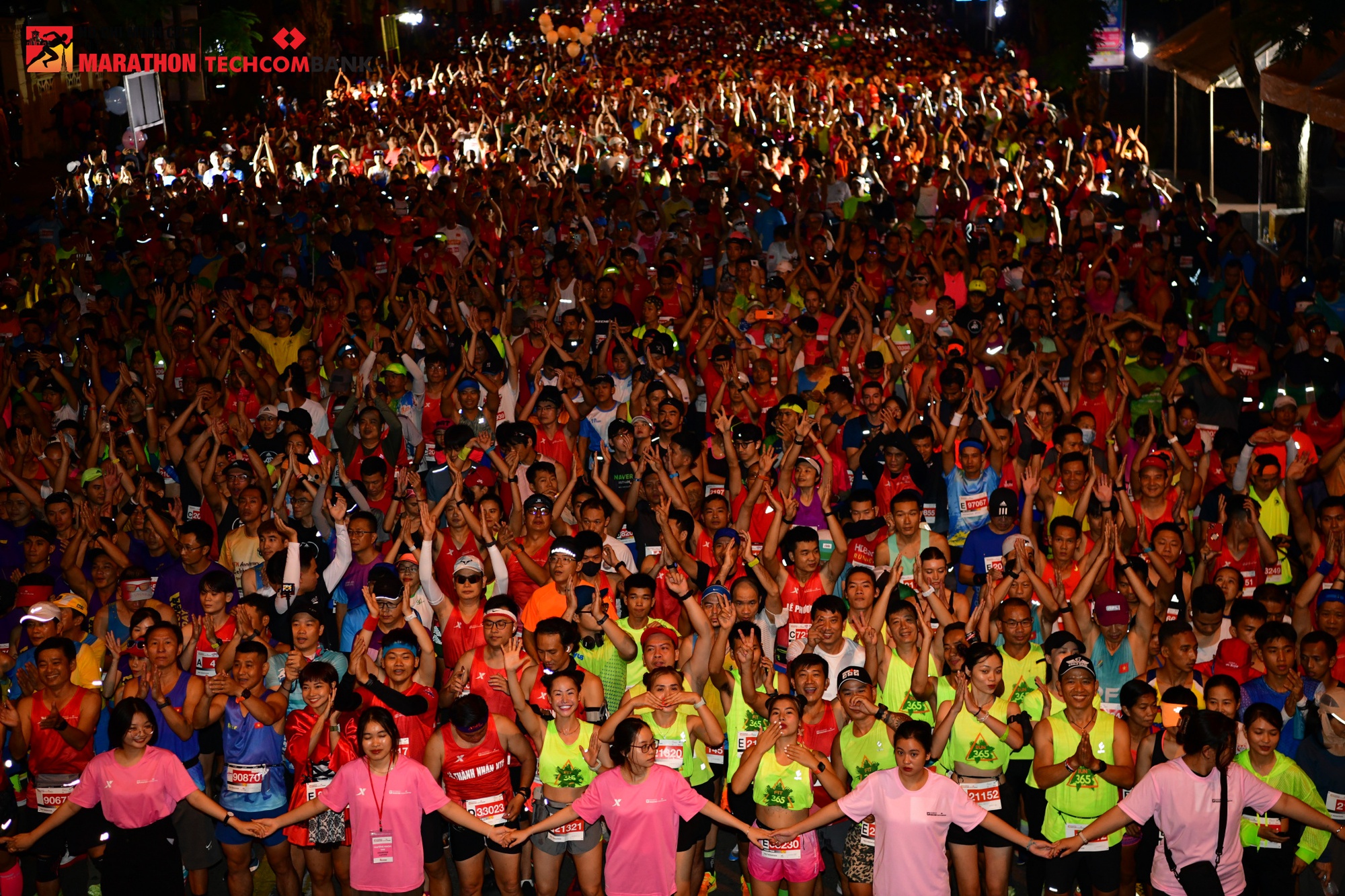 Gần 12.000 người tham gia giải Marathon quốc tế quảng bá du lịch TP HCM