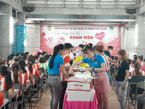 XOAY XỞ GIỮ VIỆC CHO CÔNG NHÂN (*): Nỗ lực giữ chân người lao động