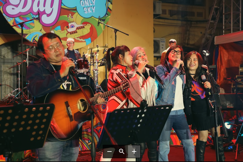 MC Long Vũ, T&ugrave;ng John, Ngọt ch&aacute;y c&ugrave;ng &acirc;m nhạc của Beatles - Ảnh 1.