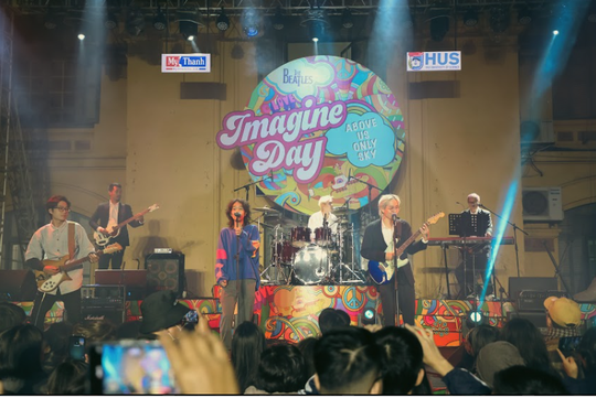 MC Long Vũ, T&ugrave;ng John, Ngọt ch&aacute;y c&ugrave;ng &acirc;m nhạc của Beatles - Ảnh 7.