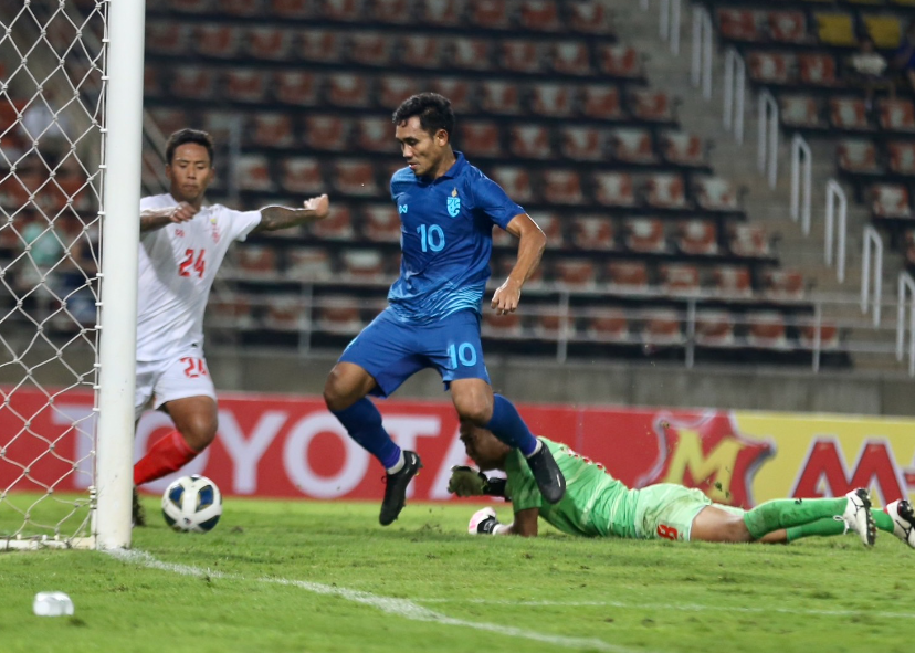 Tuyển Th&aacute;i Lan thị uy sức mạnh trước thềm AFF Cup 2022 - Ảnh 3.