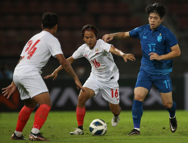 Tuyển Th&aacute;i Lan thị uy sức mạnh trước thềm AFF Cup 2022 - Ảnh 2.