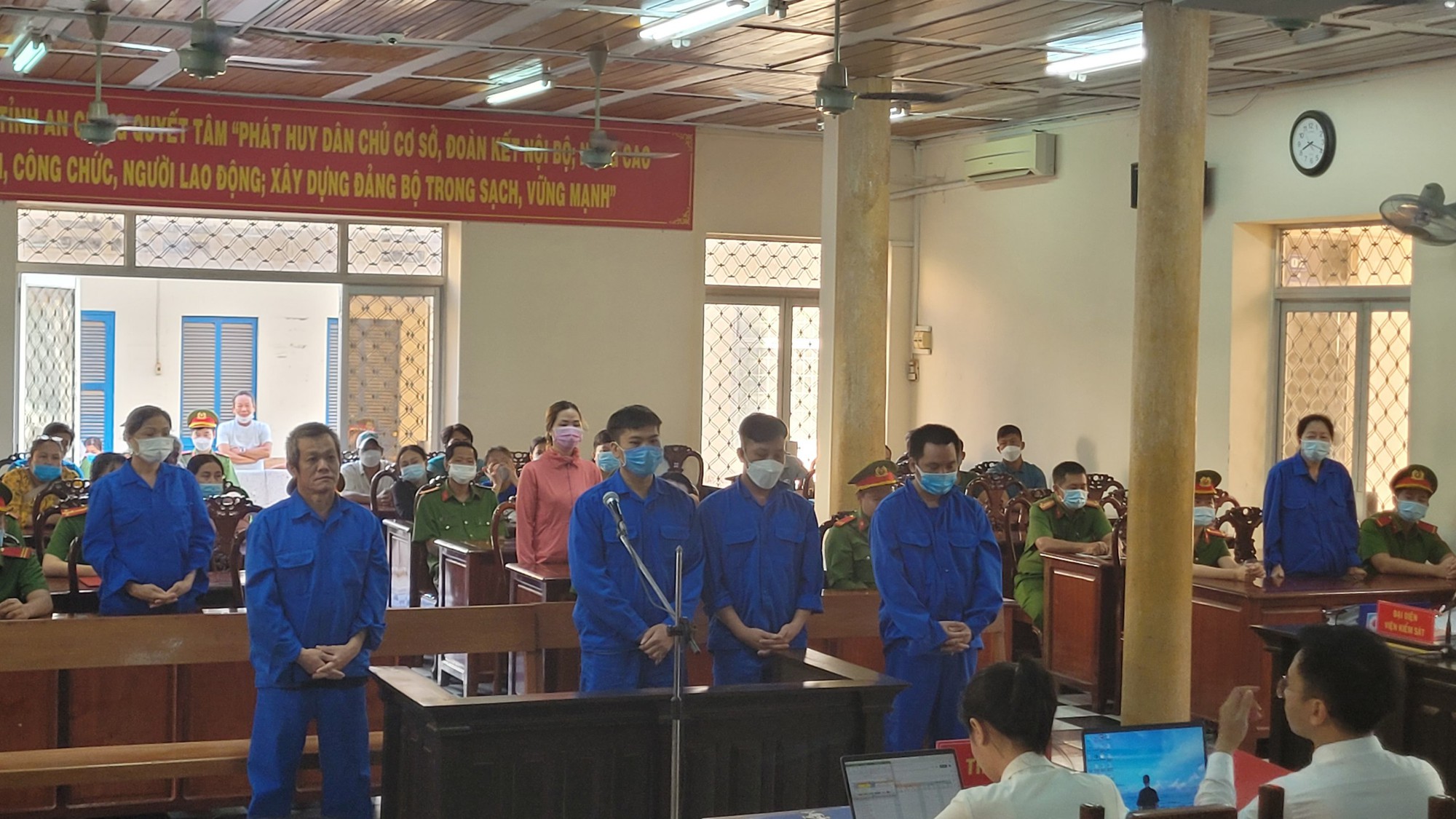 L&yacute; do ho&atilde;n phi&ecirc;n t&ograve;a x&eacute;t xử &ldquo;tr&ugrave;m&rdquo; bu&ocirc;n lậu Mười Tường - Ảnh 2.