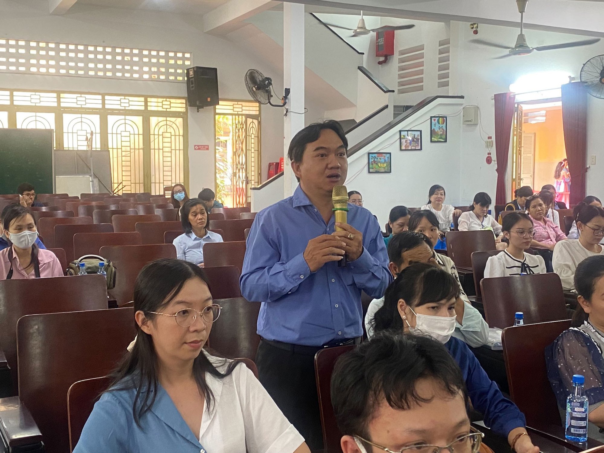 Tư vấn tâm lý học sinh: Giáo viên cũng gặp sức ép