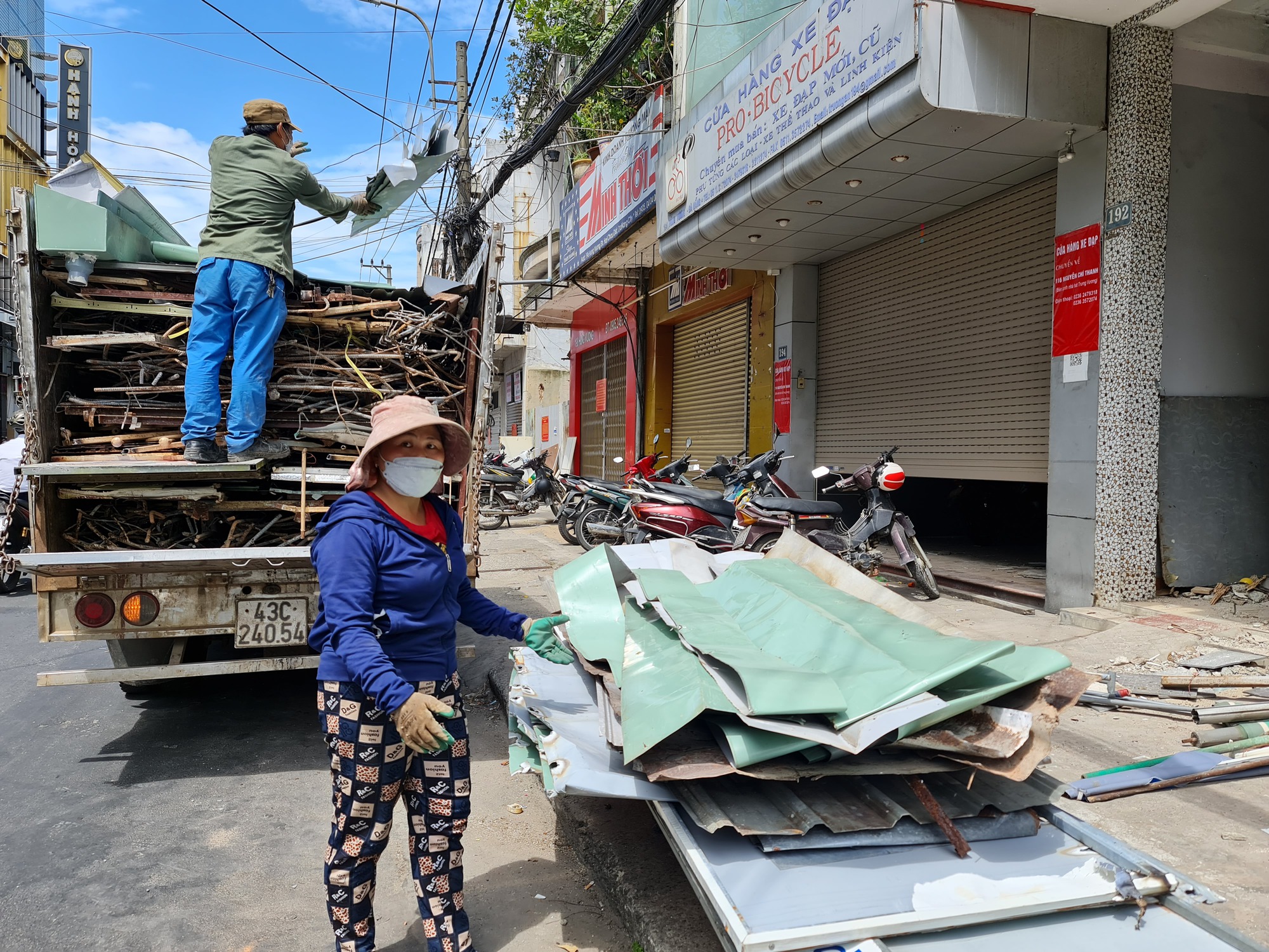 Đ&atilde; c&oacute; hướng giải quyết cảnh nhếch nh&aacute;c tại &ldquo;tứ gi&aacute;c v&agrave;ng&rdquo; s&acirc;n Chi Lăng - Ảnh 2.