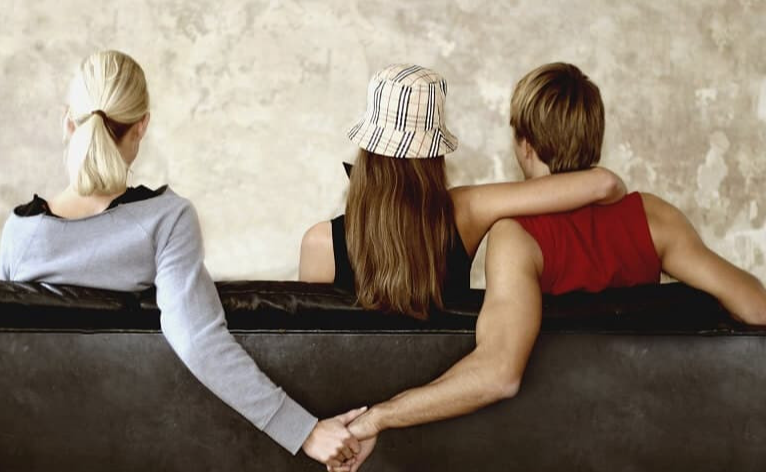 Tâm sự tiểu tam: Tôi chỉ quan trọng với anh ấy khi ở trên giường - Ảnh 1.