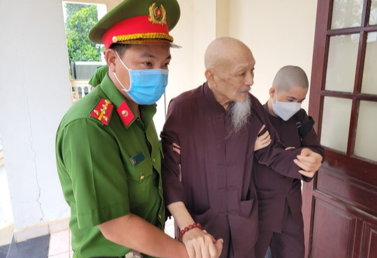 “Thầy ông nội” Lê Tùng Vân hết được cho tại ngoại