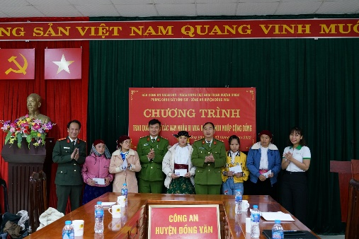 FE CREDIT đồng hành, sẻ chia cùng các nạn nhân bị mua bán qua biên giới