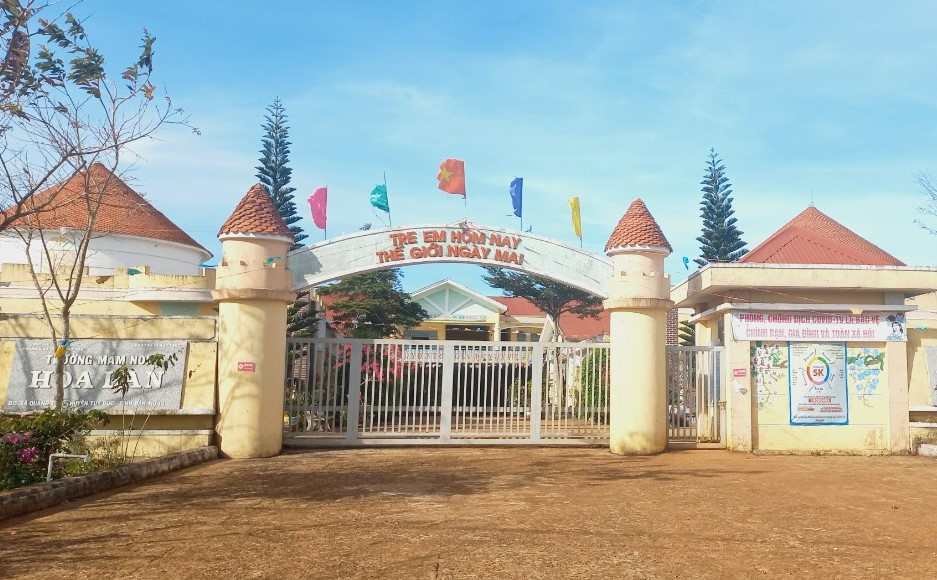 Nữ hiệu trưởng phân công giáo viên đi tiếp nhiều đoàn khách... "VIP"!