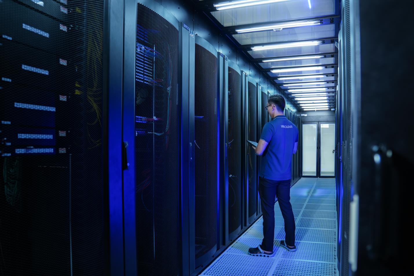 VNG ra mắt trung tâm dữ liệu mới với quy mô tủ rack lớn nhất Việt Nam - Ảnh 2. VNG ra mắt trung tâm dữ liệu mới với quy mô tủ rack lớn nhất Việt Nam - Ảnh 2.