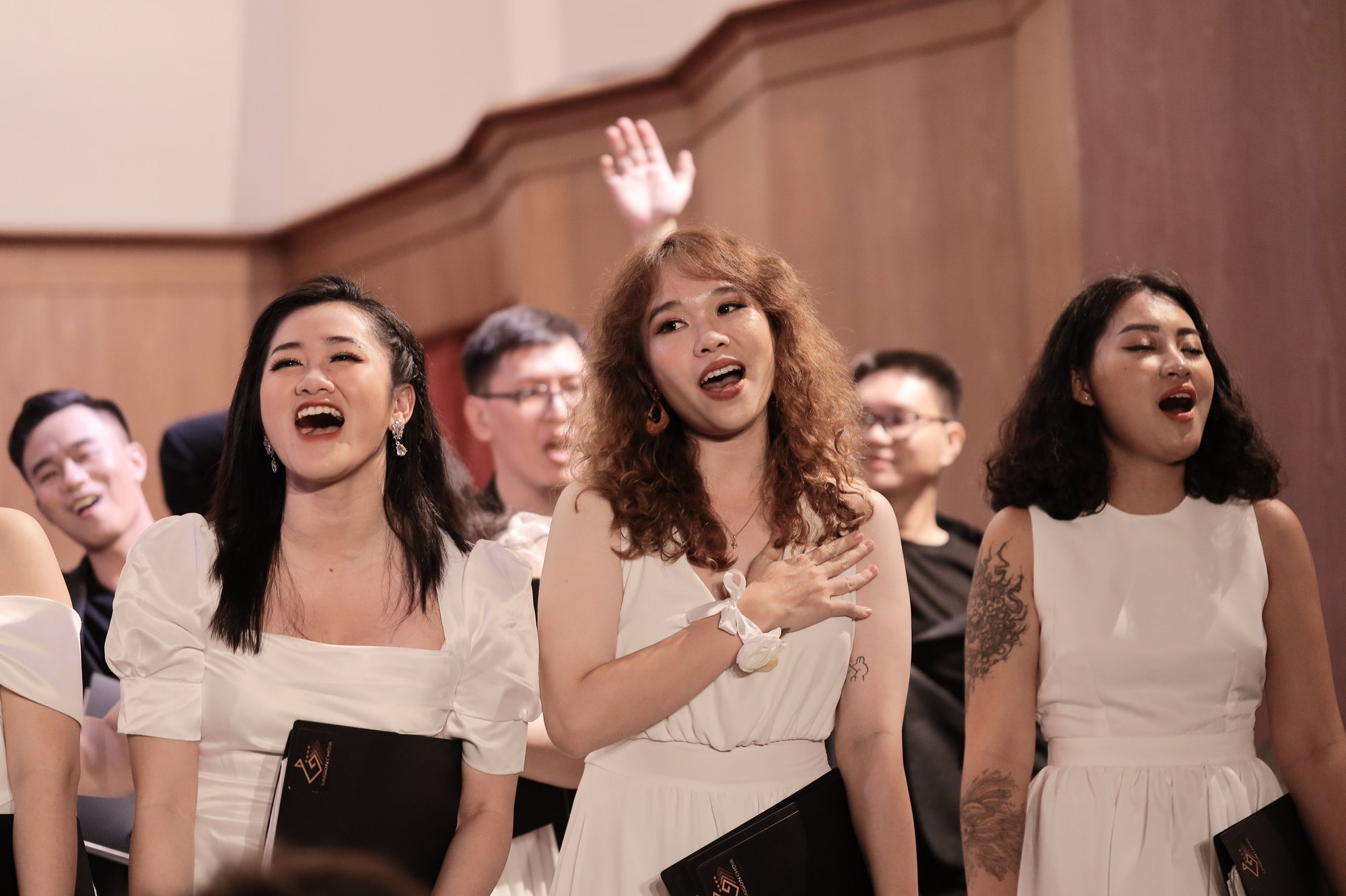 Th&ocirc;i mi&ecirc;n người nghe! - Ảnh 5.