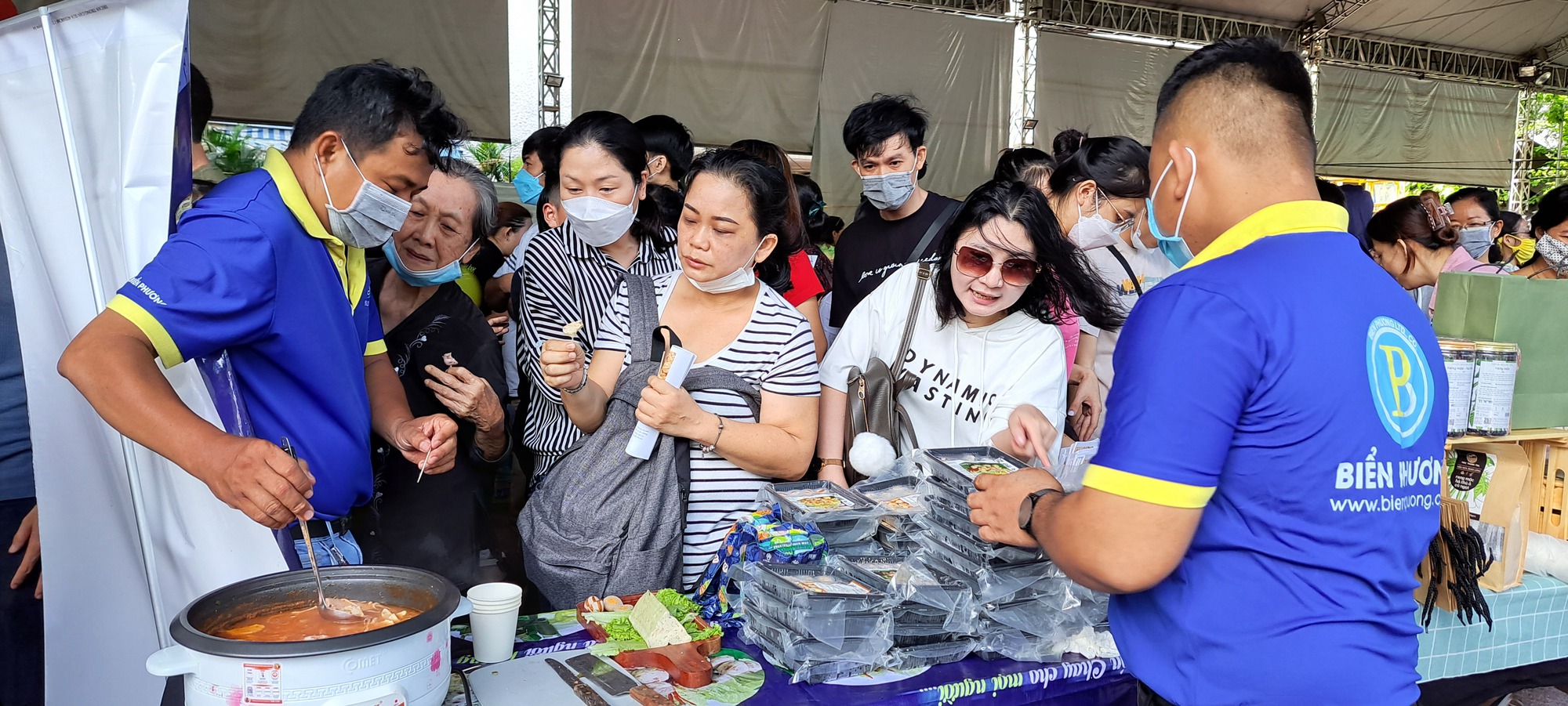 Thực phẩm chay nở rộ m&ugrave;a Tết - Ảnh 1.