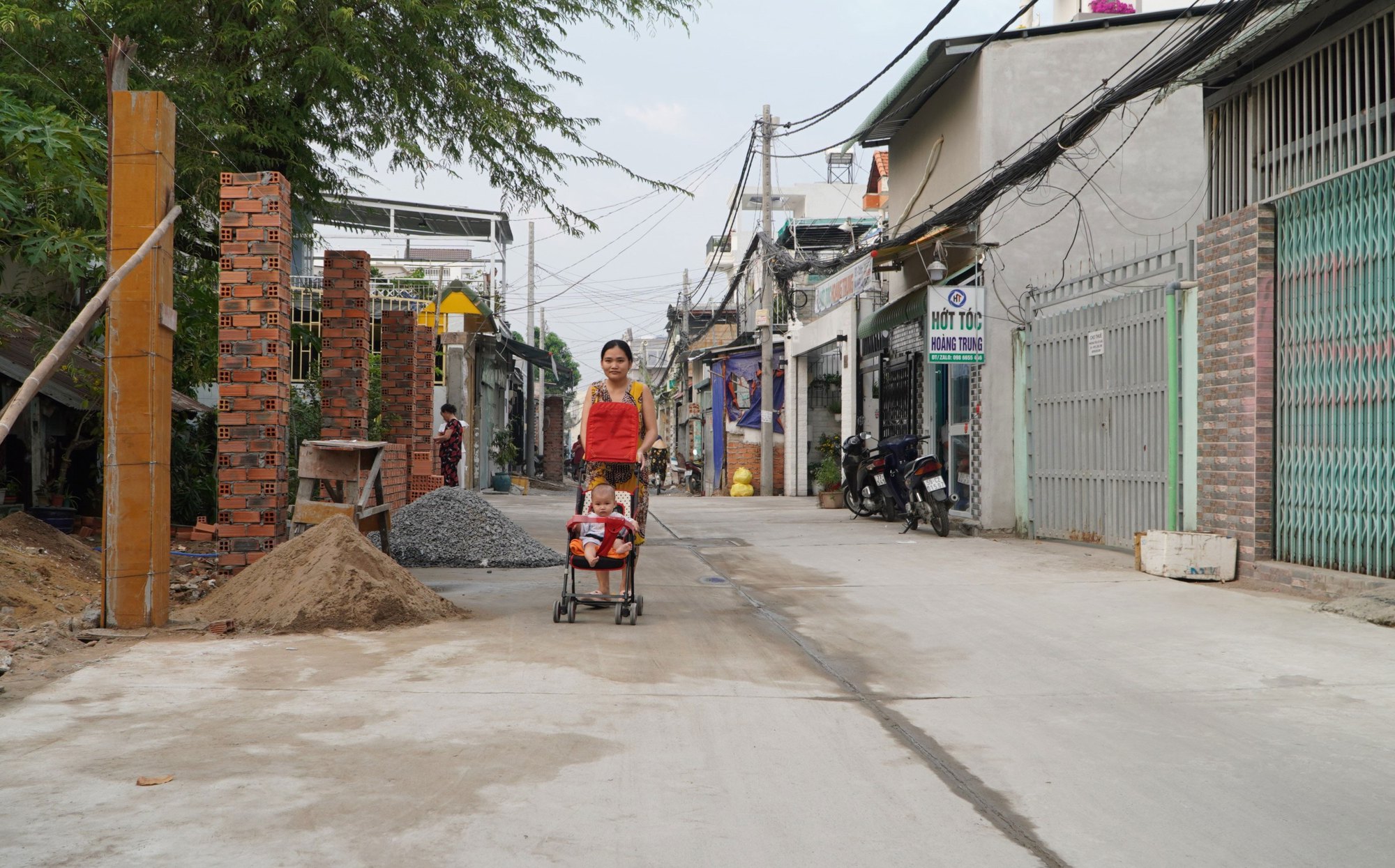 Nhiều điểm công cộng được khoác áo mới - Ảnh 1.