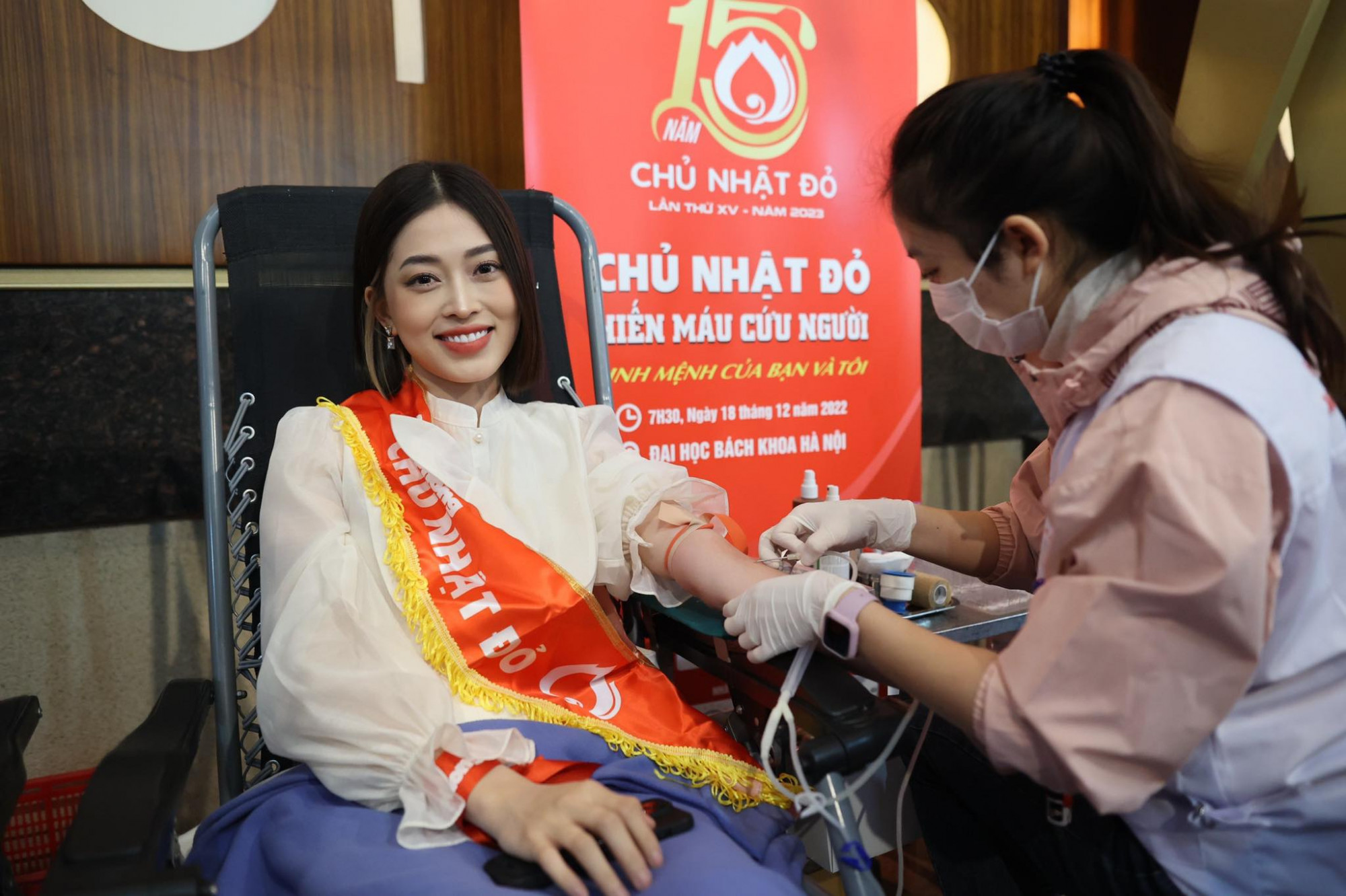 Hoa hậu Đỗ Thị H&agrave;, &Aacute; hậu Phương Nga c&ugrave;ng h&agrave;ng ng&agrave;n bạn trẻ đội r&eacute;t đi hiến m&aacute;u - Ảnh 3.