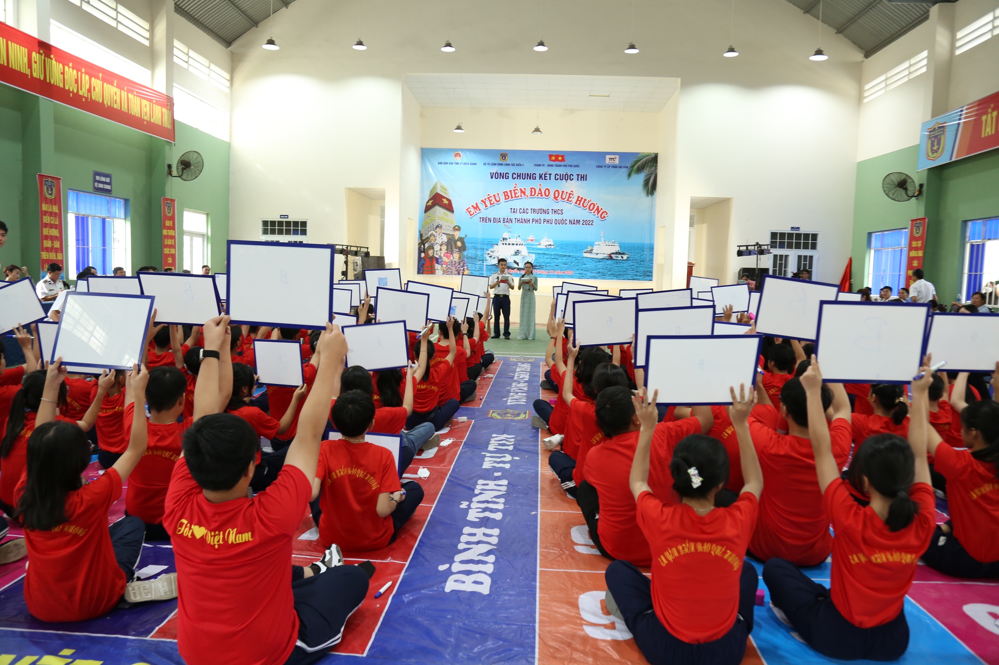 Chung kết cuộc thi &ldquo;Em y&ecirc;u biển, đảo qu&ecirc; hương&rdquo; tại Ph&uacute; Quốc - Ảnh 1.
