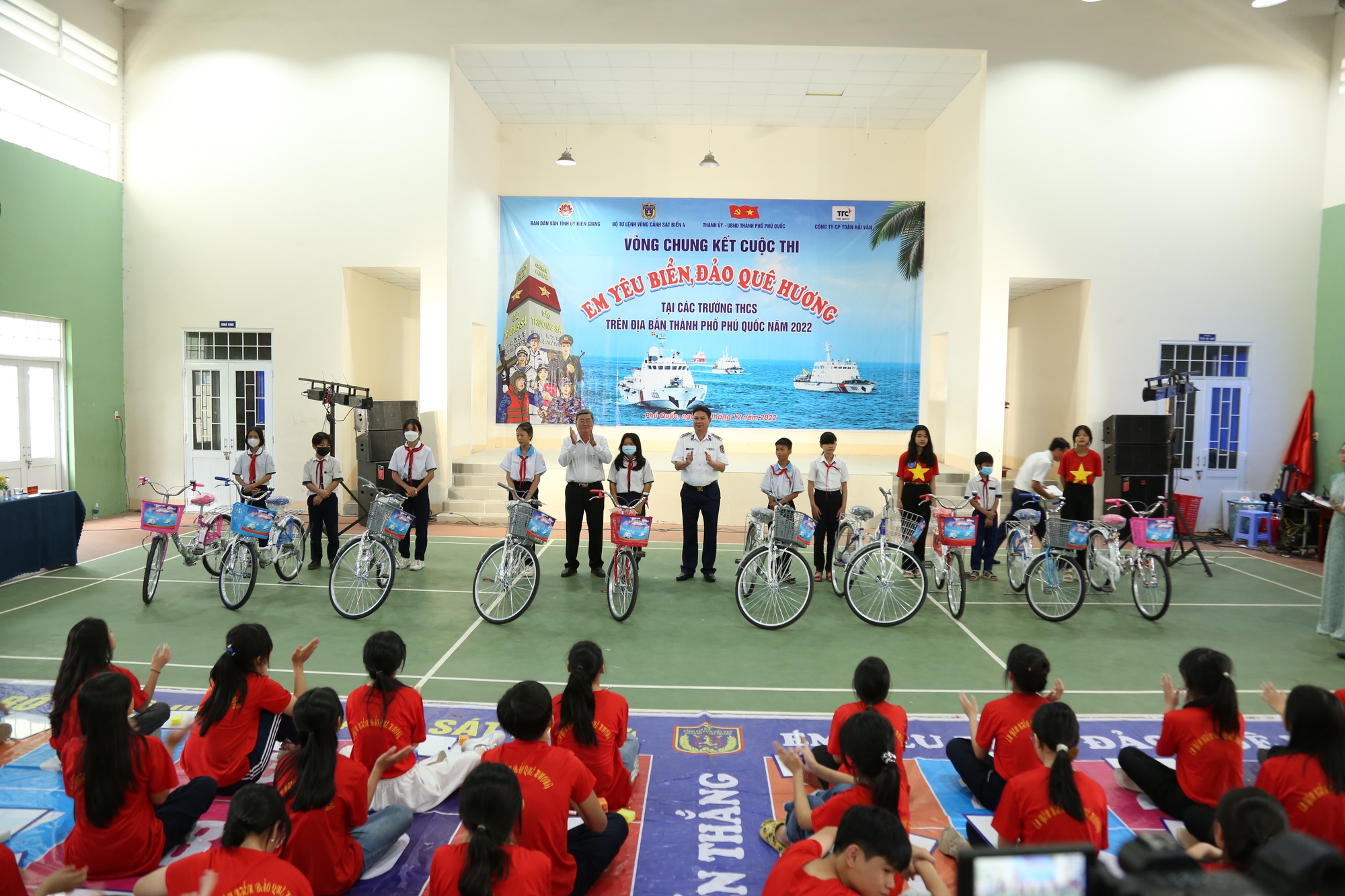 Chung kết cuộc thi &ldquo;Em y&ecirc;u biển, đảo qu&ecirc; hương&rdquo; tại Ph&uacute; Quốc - Ảnh 4.